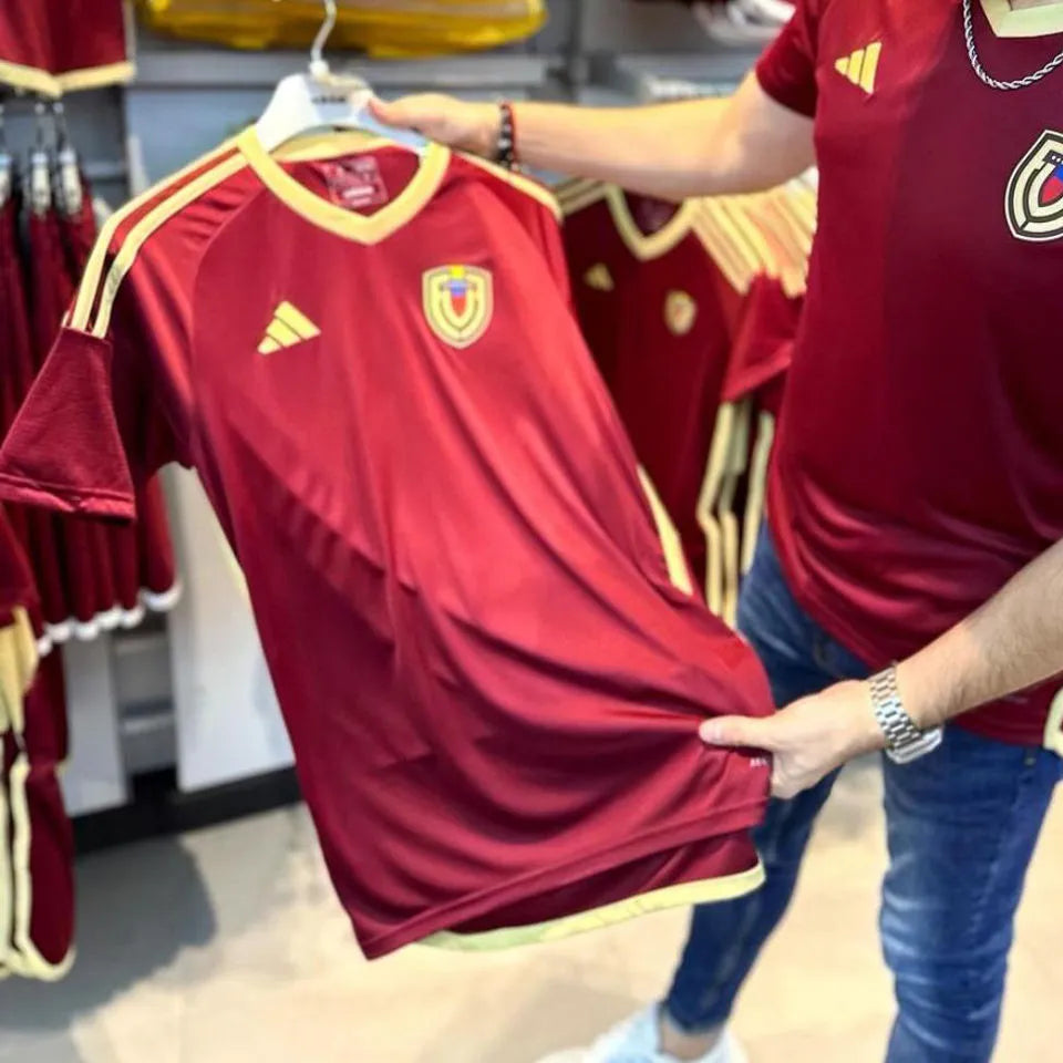 2024/25 Venezuela Home Red Fans Soccer Jersey Detail 2