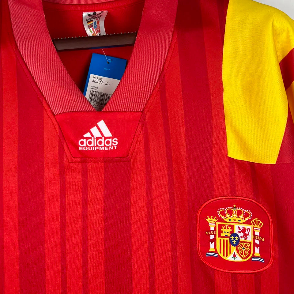 1992/94 Spain Home Red Retro Soccer Jersey Detail 4