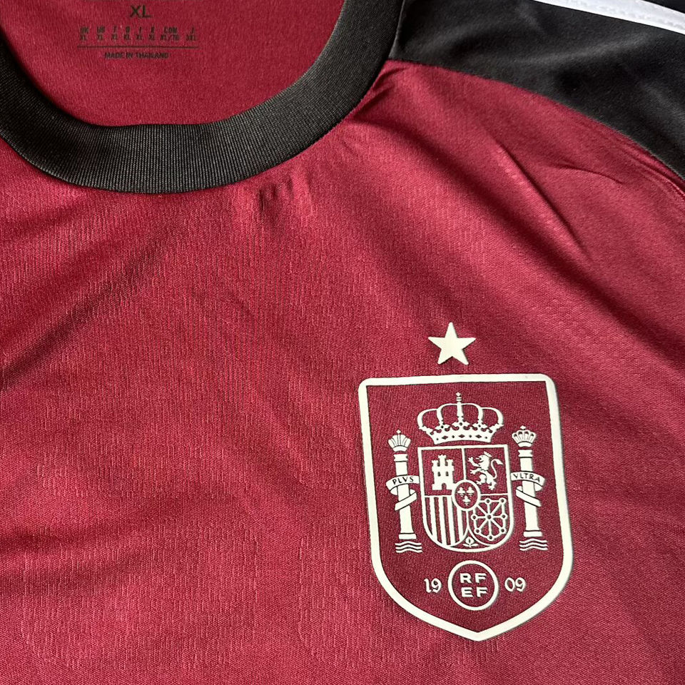 2026/27 Spain Goalkeeper Red Fans Long Sleeve Soccer Jersey Item NO.: 2152456 Detail 1