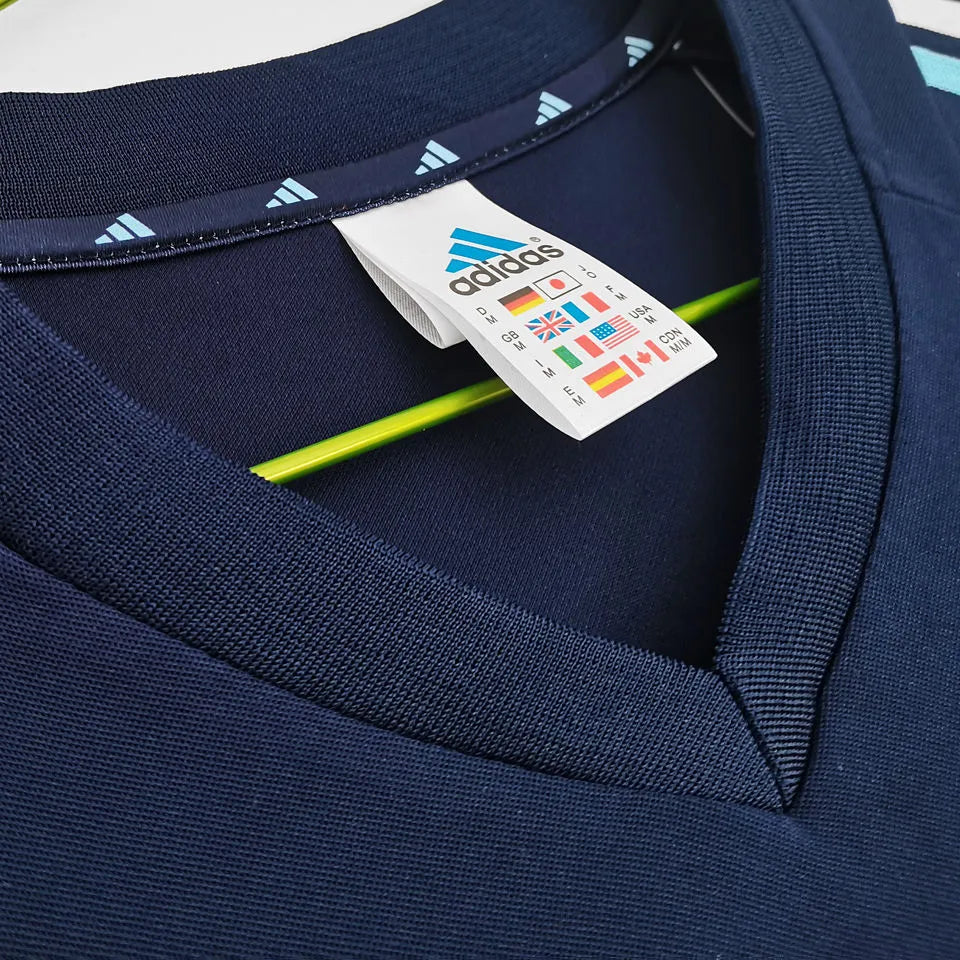 2002 Argentina Away Retro Soccer Jersey Detail 2