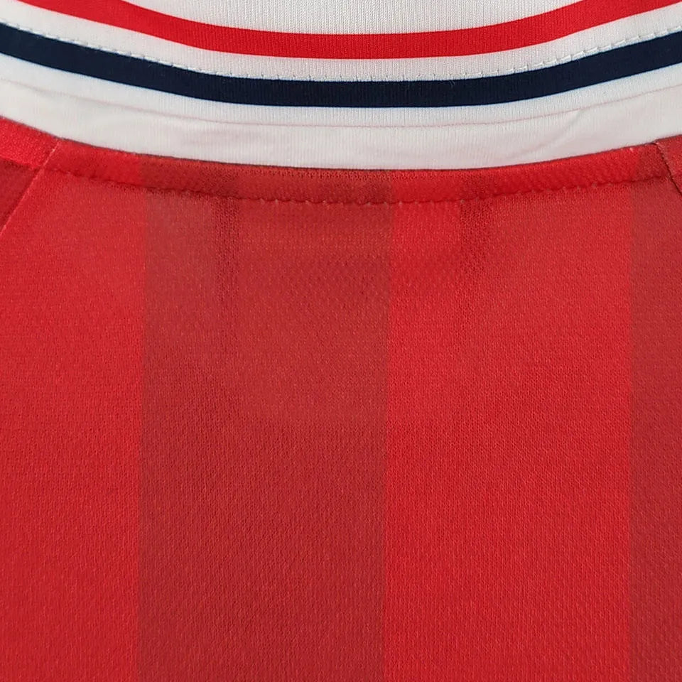 1998/99 Norway Red Retro Soccer Jersey Detail 2