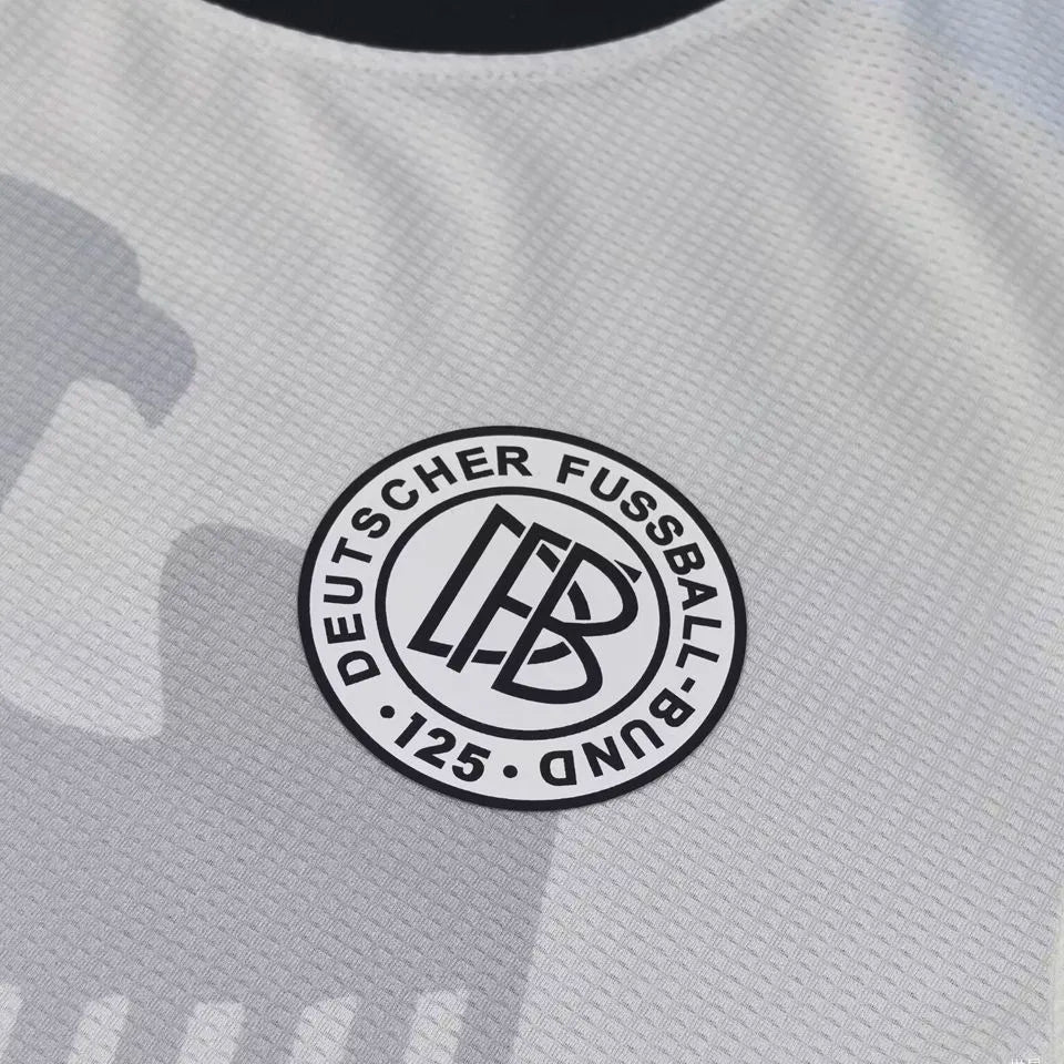 2025/26 Germany 125Th Special Edition White Fans Jersey 胸前有暗纹 Detail 1