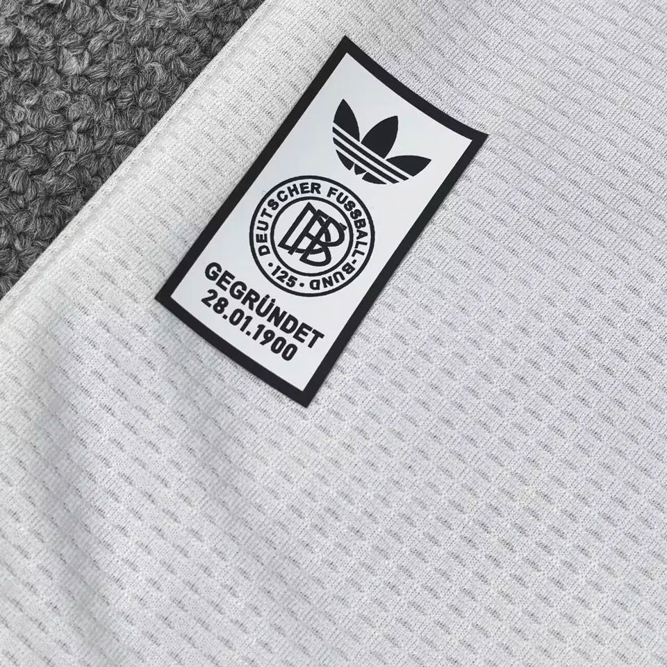 2025/26 Germany 125Th Special Edition White Fans Jersey 胸前有暗纹 Detail 4