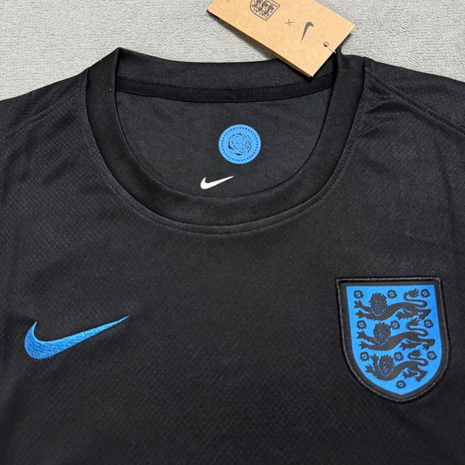 2025/26 England Away Black Women Soccer Jersey 女 Detail 1