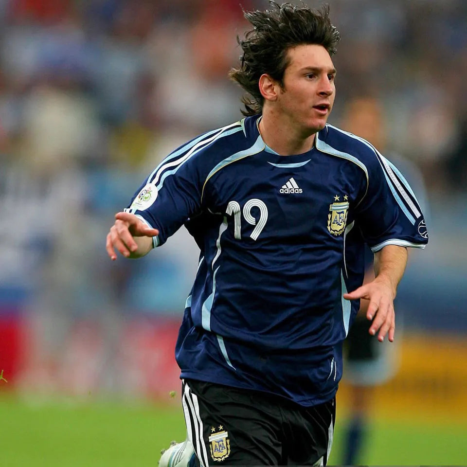 2006 Argentina Away Retro Long Sleeve Soccer Jersey Detail 2