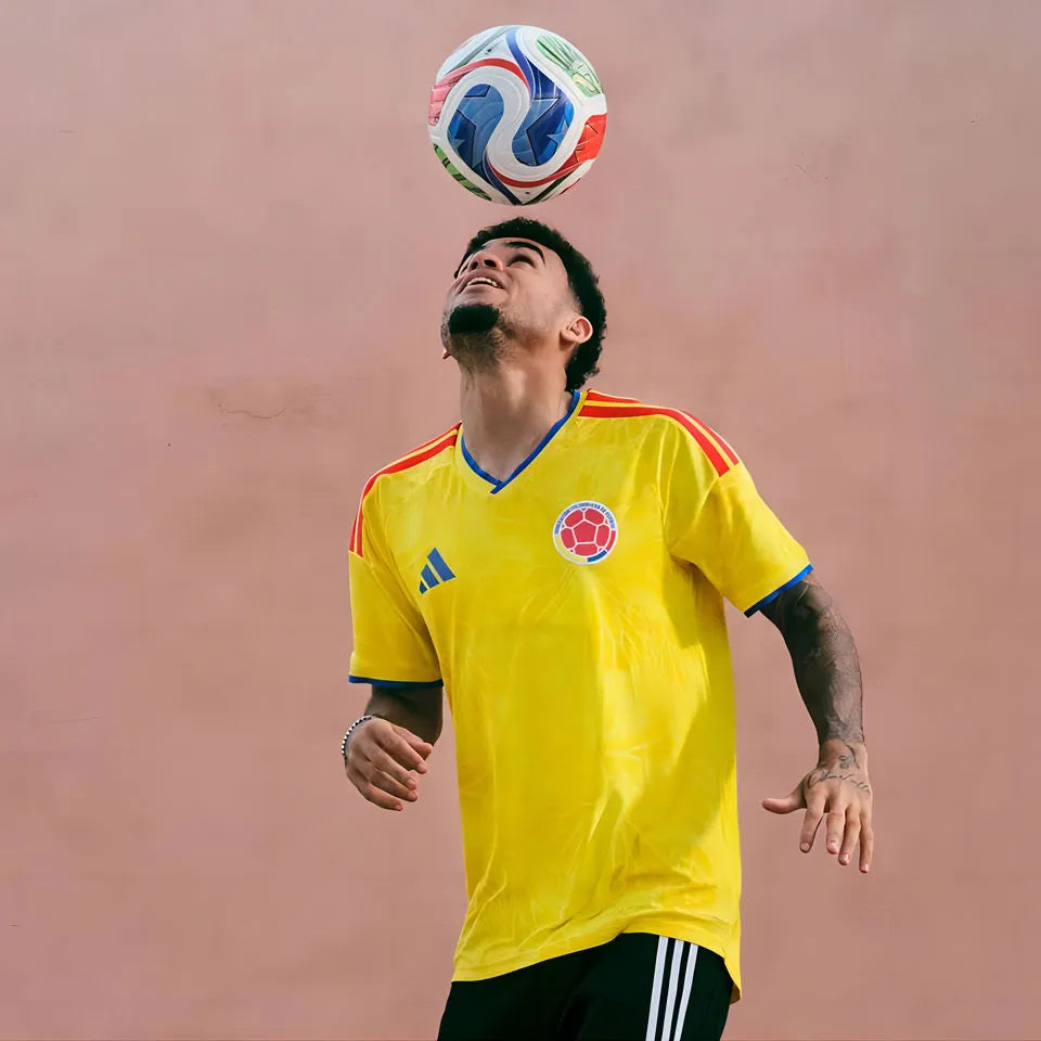 2026/27 Colombia Home Yellow Fans Long Sleeve Soccer Jersey Detail 2