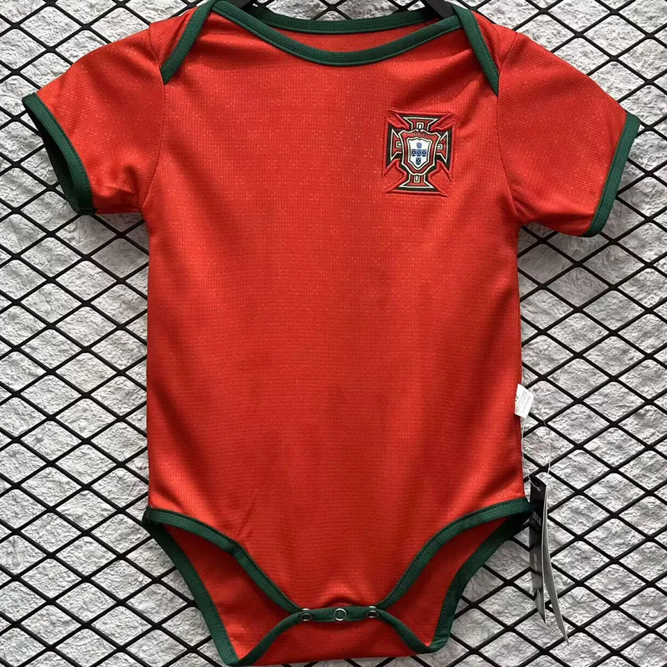 1995/96 Portugal Home Red Retro Soccer Jersey Detail 2