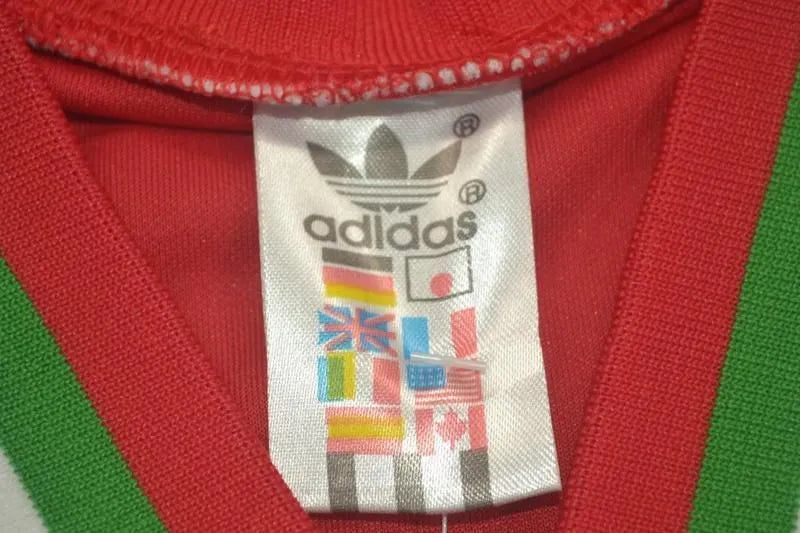 1994 Bulgaria Away Red Retro Soccer Jersey Detail 3