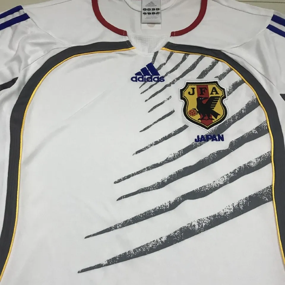 2006 Japan Away Retro Soccer Jersey Detail 3