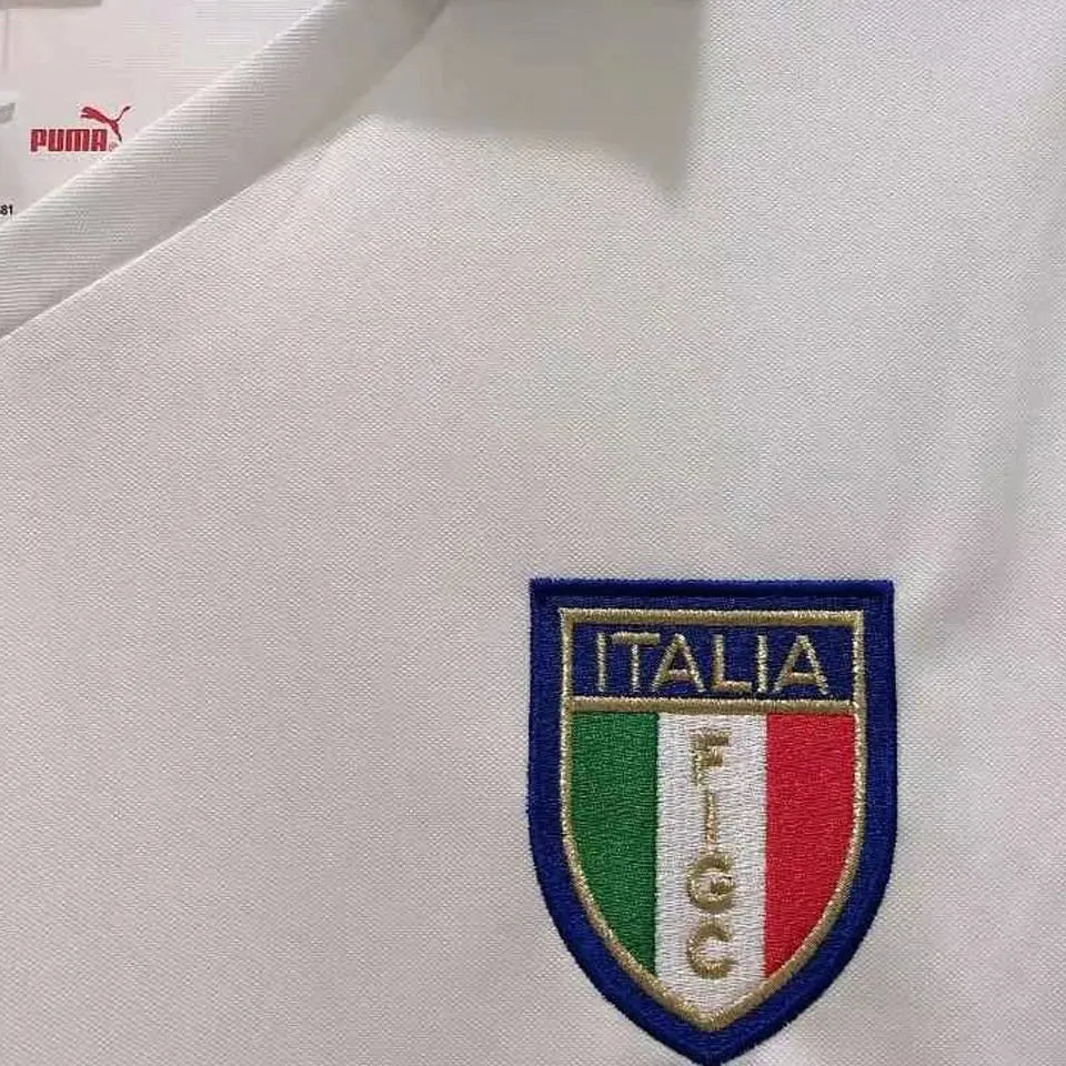 1982 Italy Away White Retro Soccer Jersey Detail 2