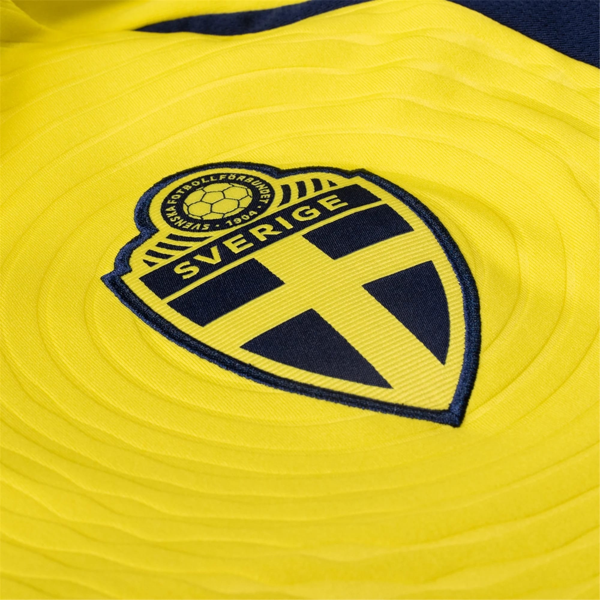 24/25 Sweden Home Jersey Crest
