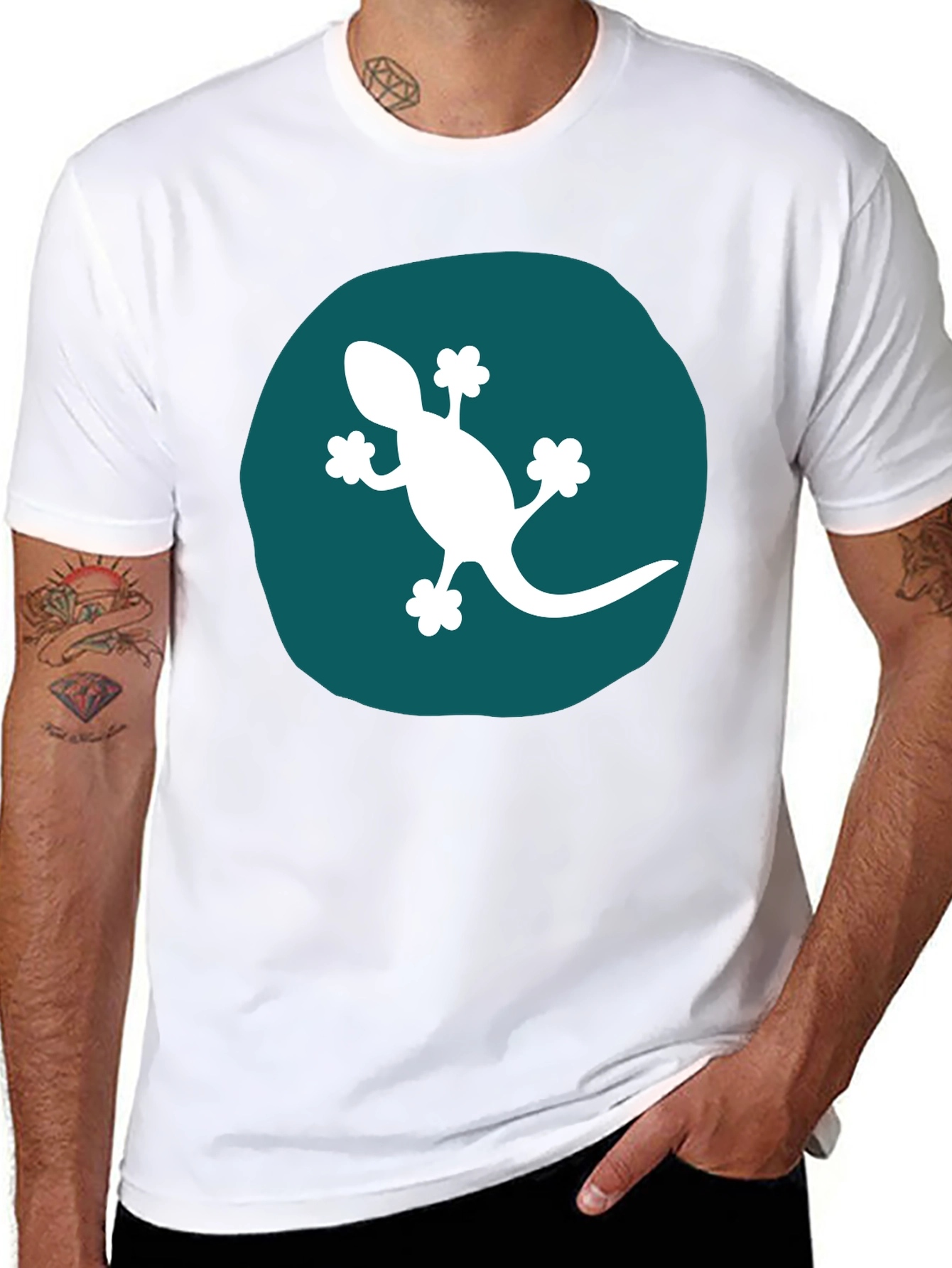 Gecko Graphic Tee - Modern Black T-Shirt