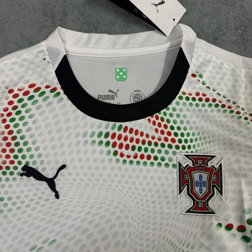 2025/26 Portugal Away White Women Soccer Jersey 女 Detail 1
