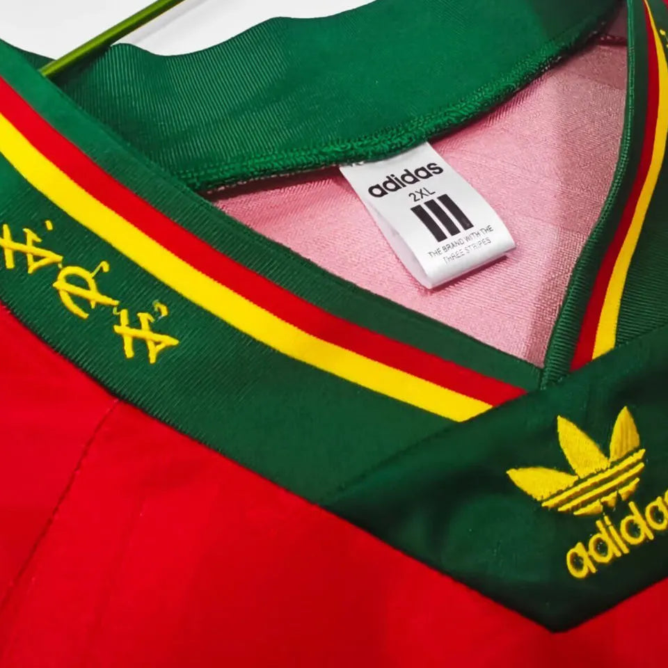 1992/94 Portugal Home Retro Soccer Jersey Detail 1