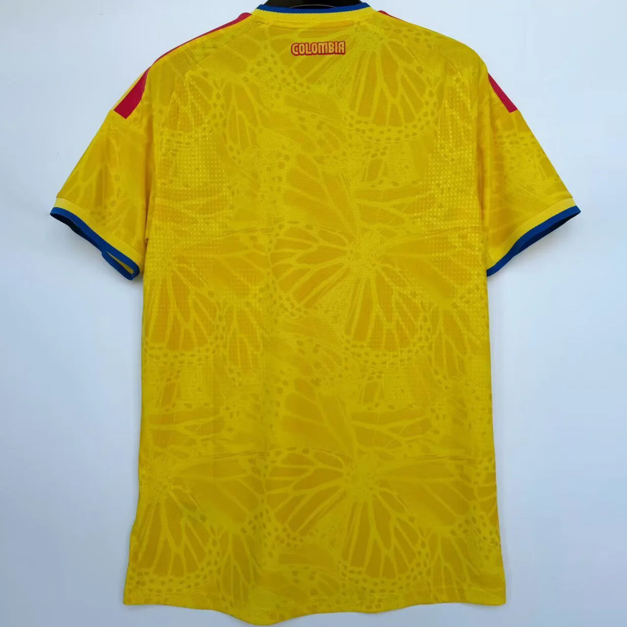 2026/27 Colombia 1:1 Quality Home Yellow Fans Soccer Jersey Detail 2