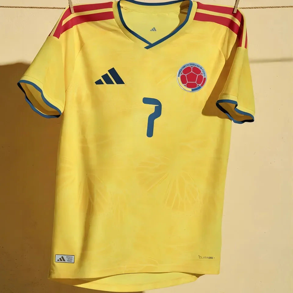2026/27 Colombia 1:1 Quality Home Yellow Fans Soccer Jersey Detail 3