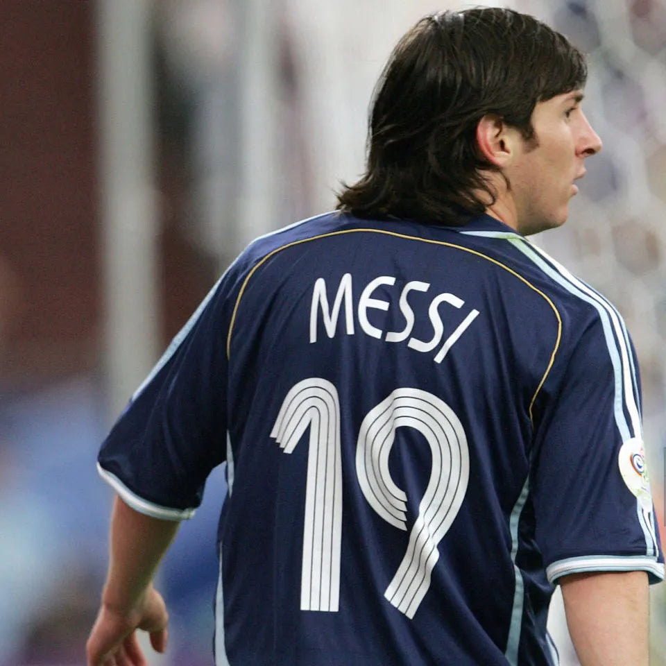 2006 Argentina Away Retro Long Sleeve Soccer Jersey Detail 1