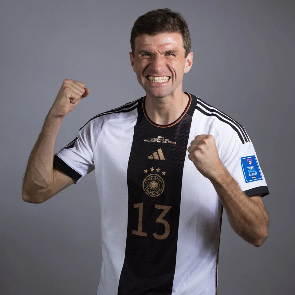 Müller #13 Germany 1:1 Quality Home Fans Jersey 2022/23 ★★ Detail 2