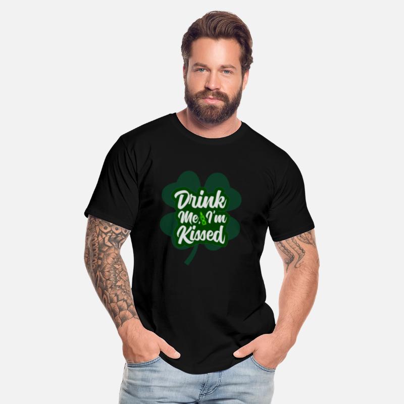 Drink me, im kissed, st patricks day