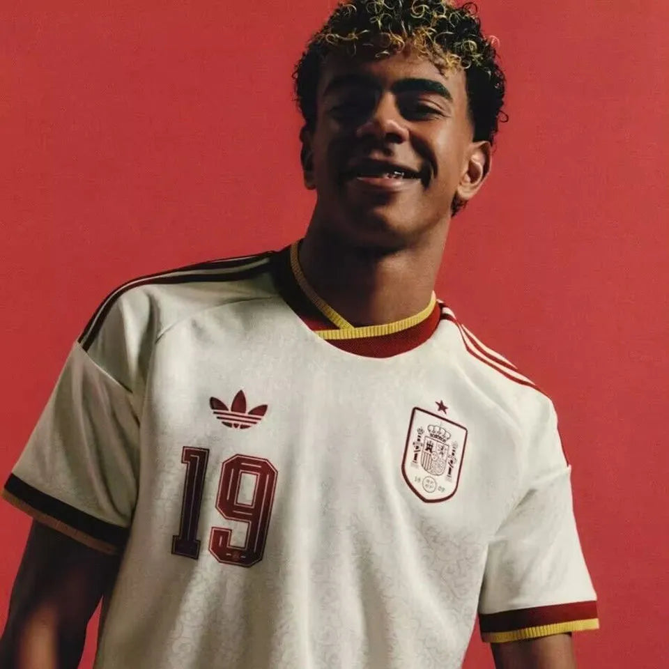 2026/27 Spain 1:1 Quality Away White Fans Soccer Jersey (Have Right Patch 有右臂章 金底白字） Detail 3